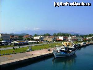 [P16] Cheiul din dreapta pozat de pe ferryboat » foto by iccata
 - 
<span class="allrVoted glyphicon glyphicon-heart hidden" id="av454343"></span>
<a class="m-l-10 hidden" id="sv454343" onclick="voting_Foto_DelVot(,454343,5636)" role="button">șterge vot <span class="glyphicon glyphicon-remove"></span></a>
<a id="v9454343" class=" c-red"  onclick="voting_Foto_SetVot(454343)" role="button"><span class="glyphicon glyphicon-heart-empty"></span> <b>LIKE</b> = Votează poza</a> <img class="hidden"  id="f454343W9" src="/imagini/loader.gif" border="0" /><span class="AjErrMes hidden" id="e454343ErM"></span>