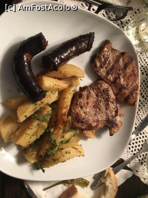 [P11] Cina, la pensiunea Ciobanelu.  » foto by ARA
 - 
<span class="allrVoted glyphicon glyphicon-heart hidden" id="av971272"></span>
<a class="m-l-10 hidden" id="sv971272" onclick="voting_Foto_DelVot(,971272,5672)" role="button">șterge vot <span class="glyphicon glyphicon-remove"></span></a>
<a id="v9971272" class=" c-red"  onclick="voting_Foto_SetVot(971272)" role="button"><span class="glyphicon glyphicon-heart-empty"></span> <b>LIKE</b> = Votează poza</a> <img class="hidden"  id="f971272W9" src="/imagini/loader.gif" border="0" /><span class="AjErrMes hidden" id="e971272ErM"></span>