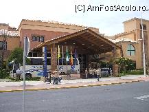 [P10] Una dintre intrarile in hotel » foto by pavellaurentiu
 - 
<span class="allrVoted glyphicon glyphicon-heart hidden" id="av83949"></span>
<a class="m-l-10 hidden" id="sv83949" onclick="voting_Foto_DelVot(,83949,5681)" role="button">șterge vot <span class="glyphicon glyphicon-remove"></span></a>
<a id="v983949" class=" c-red"  onclick="voting_Foto_SetVot(83949)" role="button"><span class="glyphicon glyphicon-heart-empty"></span> <b>LIKE</b> = Votează poza</a> <img class="hidden"  id="f83949W9" src="/imagini/loader.gif" border="0" /><span class="AjErrMes hidden" id="e83949ErM"></span>