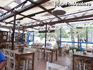 [P07] La Nikos Greek Taverna, interior cu accente de alb si albastru » foto by nadiaandreea
 - 
<span class="allrVoted glyphicon glyphicon-heart hidden" id="av466121"></span>
<a class="m-l-10 hidden" id="sv466121" onclick="voting_Foto_DelVot(,466121,5688)" role="button">șterge vot <span class="glyphicon glyphicon-remove"></span></a>
<a id="v9466121" class=" c-red"  onclick="voting_Foto_SetVot(466121)" role="button"><span class="glyphicon glyphicon-heart-empty"></span> <b>LIKE</b> = Votează poza</a> <img class="hidden"  id="f466121W9" src="/imagini/loader.gif" border="0" /><span class="AjErrMes hidden" id="e466121ErM"></span>