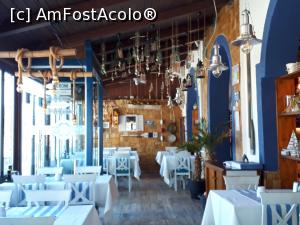 [P02] Restaurantul Blue Acqua din Mamaia. Interiorul alb-albastru, cald ca o zi insorita de vacanta.  » foto by Floria
 - 
<span class="allrVoted glyphicon glyphicon-heart hidden" id="av1150554"></span>
<a class="m-l-10 hidden" id="sv1150554" onclick="voting_Foto_DelVot(,1150554,5688)" role="button">șterge vot <span class="glyphicon glyphicon-remove"></span></a>
<a id="v91150554" class=" c-red"  onclick="voting_Foto_SetVot(1150554)" role="button"><span class="glyphicon glyphicon-heart-empty"></span> <b>LIKE</b> = Votează poza</a> <img class="hidden"  id="f1150554W9" src="/imagini/loader.gif" border="0" /><span class="AjErrMes hidden" id="e1150554ErM"></span>