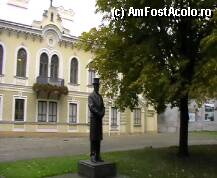 [P02] Palatul prezidenţial, având în faţă statuia preşedintelui Antanas Smetona » foto by Costi
 - 
<span class="allrVoted glyphicon glyphicon-heart hidden" id="av72122"></span>
<a class="m-l-10 hidden" id="sv72122" onclick="voting_Foto_DelVot(,72122,5699)" role="button">șterge vot <span class="glyphicon glyphicon-remove"></span></a>
<a id="v972122" class=" c-red"  onclick="voting_Foto_SetVot(72122)" role="button"><span class="glyphicon glyphicon-heart-empty"></span> <b>LIKE</b> = Votează poza</a> <img class="hidden"  id="f72122W9" src="/imagini/loader.gif" border="0" /><span class="AjErrMes hidden" id="e72122ErM"></span>