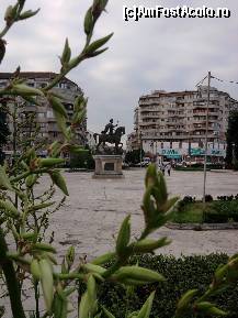 [P38] in piata de langa parcul Mitropoliei » foto by ms65
 - 
<span class="allrVoted glyphicon glyphicon-heart hidden" id="av85772"></span>
<a class="m-l-10 hidden" id="sv85772" onclick="voting_Foto_DelVot(,85772,5726)" role="button">șterge vot <span class="glyphicon glyphicon-remove"></span></a>
<a id="v985772" class=" c-red"  onclick="voting_Foto_SetVot(85772)" role="button"><span class="glyphicon glyphicon-heart-empty"></span> <b>LIKE</b> = Votează poza</a> <img class="hidden"  id="f85772W9" src="/imagini/loader.gif" border="0" /><span class="AjErrMes hidden" id="e85772ErM"></span>