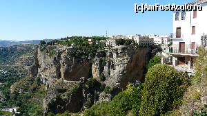 [P15] Parcă seamănă un pic cu peisajul de la Meteora, nu vi se pare? Doar că aici blocul este compact, iar desupra este un adevărat furnicar » foto by iuliaen
 - 
<span class="allrVoted glyphicon glyphicon-heart hidden" id="av552445"></span>
<a class="m-l-10 hidden" id="sv552445" onclick="voting_Foto_DelVot(,552445,5753)" role="button">șterge vot <span class="glyphicon glyphicon-remove"></span></a>
<a id="v9552445" class=" c-red"  onclick="voting_Foto_SetVot(552445)" role="button"><span class="glyphicon glyphicon-heart-empty"></span> <b>LIKE</b> = Votează poza</a> <img class="hidden"  id="f552445W9" src="/imagini/loader.gif" border="0" /><span class="AjErrMes hidden" id="e552445ErM"></span>