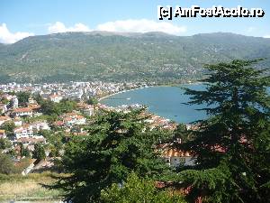 [P08] Ohrid și o parte din lac văzute de sus din Fortăreața din Ohrid.  » foto by Nicu
 - 
<span class="allrVoted glyphicon glyphicon-heart hidden" id="av390554"></span>
<a class="m-l-10 hidden" id="sv390554" onclick="voting_Foto_DelVot(,390554,5763)" role="button">șterge vot <span class="glyphicon glyphicon-remove"></span></a>
<a id="v9390554" class=" c-red"  onclick="voting_Foto_SetVot(390554)" role="button"><span class="glyphicon glyphicon-heart-empty"></span> <b>LIKE</b> = Votează poza</a> <img class="hidden"  id="f390554W9" src="/imagini/loader.gif" border="0" /><span class="AjErrMes hidden" id="e390554ErM"></span>