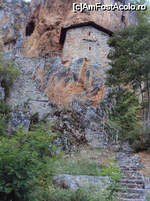 [P25] 24. A doua biserică în stâncă a mănăstirii, închinată Sfântului Antonie cel Mare.  » foto by msnd
 - 
<span class="allrVoted glyphicon glyphicon-heart hidden" id="av686240"></span>
<a class="m-l-10 hidden" id="sv686240" onclick="voting_Foto_DelVot(,686240,5763)" role="button">șterge vot <span class="glyphicon glyphicon-remove"></span></a>
<a id="v9686240" class=" c-red"  onclick="voting_Foto_SetVot(686240)" role="button"><span class="glyphicon glyphicon-heart-empty"></span> <b>LIKE</b> = Votează poza</a> <img class="hidden"  id="f686240W9" src="/imagini/loader.gif" border="0" /><span class="AjErrMes hidden" id="e686240ErM"></span>