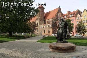 [P67] Gdańsk, Skwer Świętopełka Wielkiego - Piața Świętopełk cel Mare, Monumentul lui Świętopełk al II-lea și Bazilica Sf. Nicolae, în plan secund » foto by mprofeanu
 - 
<span class="allrVoted glyphicon glyphicon-heart hidden" id="av1383776"></span>
<a class="m-l-10 hidden" id="sv1383776" onclick="voting_Foto_DelVot(,1383776,5798)" role="button">șterge vot <span class="glyphicon glyphicon-remove"></span></a>
<a id="v91383776" class=" c-red"  onclick="voting_Foto_SetVot(1383776)" role="button"><span class="glyphicon glyphicon-heart-empty"></span> <b>LIKE</b> = Votează poza</a> <img class="hidden"  id="f1383776W9" src="/imagini/loader.gif" border="0" /><span class="AjErrMes hidden" id="e1383776ErM"></span>