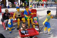 [P05] Chiar si familiile din piese Lego trebuie sa se odihneasca, dar cele care umblasera ore bune prin parc... » foto by IUBONI
 - 
<span class="allrVoted glyphicon glyphicon-heart hidden" id="av76612"></span>
<a class="m-l-10 hidden" id="sv76612" onclick="voting_Foto_DelVot(,76612,5812)" role="button">șterge vot <span class="glyphicon glyphicon-remove"></span></a>
<a id="v976612" class=" c-red"  onclick="voting_Foto_SetVot(76612)" role="button"><span class="glyphicon glyphicon-heart-empty"></span> <b>LIKE</b> = Votează poza</a> <img class="hidden"  id="f76612W9" src="/imagini/loader.gif" border="0" /><span class="AjErrMes hidden" id="e76612ErM"></span>