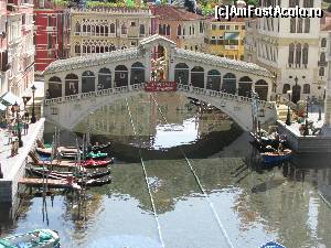 [P16] Miniland-Venetia ponte del rialto » foto by spiros
 - 
<span class="allrVoted glyphicon glyphicon-heart hidden" id="av678958"></span>
<a class="m-l-10 hidden" id="sv678958" onclick="voting_Foto_DelVot(,678958,5812)" role="button">șterge vot <span class="glyphicon glyphicon-remove"></span></a>
<a id="v9678958" class=" c-red"  onclick="voting_Foto_SetVot(678958)" role="button"><span class="glyphicon glyphicon-heart-empty"></span> <b>LIKE</b> = Votează poza</a> <img class="hidden"  id="f678958W9" src="/imagini/loader.gif" border="0" /><span class="AjErrMes hidden" id="e678958ErM"></span>