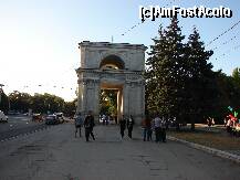 [P37] Arcul de Triumf aflat chiar in fata Catedralei Nasterii Domnului » foto by ceasornicarul
 - 
<span class="allrVoted glyphicon glyphicon-heart hidden" id="av262770"></span>
<a class="m-l-10 hidden" id="sv262770" onclick="voting_Foto_DelVot(,262770,5834)" role="button">șterge vot <span class="glyphicon glyphicon-remove"></span></a>
<a id="v9262770" class=" c-red"  onclick="voting_Foto_SetVot(262770)" role="button"><span class="glyphicon glyphicon-heart-empty"></span> <b>LIKE</b> = Votează poza</a> <img class="hidden"  id="f262770W9" src="/imagini/loader.gif" border="0" /><span class="AjErrMes hidden" id="e262770ErM"></span>