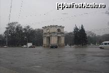 [P02] Porţile Sfinte, confundate adesea cu un arc de triumf » foto by Ovidiu istorie
 - 
<span class="allrVoted glyphicon glyphicon-heart hidden" id="av419341"></span>
<a class="m-l-10 hidden" id="sv419341" onclick="voting_Foto_DelVot(,419341,5834)" role="button">șterge vot <span class="glyphicon glyphicon-remove"></span></a>
<a id="v9419341" class=" c-red"  onclick="voting_Foto_SetVot(419341)" role="button"><span class="glyphicon glyphicon-heart-empty"></span> <b>LIKE</b> = Votează poza</a> <img class="hidden"  id="f419341W9" src="/imagini/loader.gif" border="0" /><span class="AjErrMes hidden" id="e419341ErM"></span>