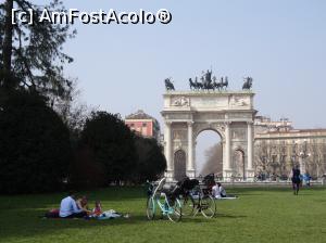 [P17] Arco della Pace » foto by simon_niculae
 - 
<span class="allrVoted glyphicon glyphicon-heart hidden" id="av844868"></span>
<a class="m-l-10 hidden" id="sv844868" onclick="voting_Foto_DelVot(,844868,5852)" role="button">șterge vot <span class="glyphicon glyphicon-remove"></span></a>
<a id="v9844868" class=" c-red"  onclick="voting_Foto_SetVot(844868)" role="button"><span class="glyphicon glyphicon-heart-empty"></span> <b>LIKE</b> = Votează poza</a> <img class="hidden"  id="f844868W9" src="/imagini/loader.gif" border="0" /><span class="AjErrMes hidden" id="e844868ErM"></span>
