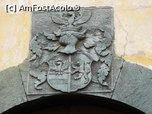 [P10] Blazon nobiliar pe una din intrările din centrul vechi » foto by crismis
 - 
<span class="allrVoted glyphicon glyphicon-heart hidden" id="av1310705"></span>
<a class="m-l-10 hidden" id="sv1310705" onclick="voting_Foto_DelVot(,1310705,5852)" role="button">șterge vot <span class="glyphicon glyphicon-remove"></span></a>
<a id="v91310705" class=" c-red"  onclick="voting_Foto_SetVot(1310705)" role="button"><span class="glyphicon glyphicon-heart-empty"></span> <b>LIKE</b> = Votează poza</a> <img class="hidden"  id="f1310705W9" src="/imagini/loader.gif" border="0" /><span class="AjErrMes hidden" id="e1310705ErM"></span>