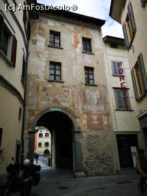[P03] Porta Poschiavina » foto by crismis
 - 
<span class="allrVoted glyphicon glyphicon-heart hidden" id="av1310698"></span>
<a class="m-l-10 hidden" id="sv1310698" onclick="voting_Foto_DelVot(,1310698,5852)" role="button">șterge vot <span class="glyphicon glyphicon-remove"></span></a>
<a id="v91310698" class=" c-red"  onclick="voting_Foto_SetVot(1310698)" role="button"><span class="glyphicon glyphicon-heart-empty"></span> <b>LIKE</b> = Votează poza</a> <img class="hidden"  id="f1310698W9" src="/imagini/loader.gif" border="0" /><span class="AjErrMes hidden" id="e1310698ErM"></span>
