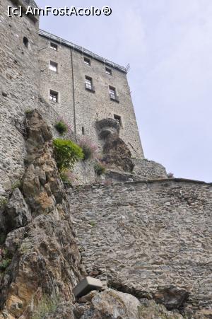 [P06] Sacra di San Michele (Piemont, Italia) - se vede stanca muntelui inconjurata de zidurile manastirii.  » foto by Diaura*
 - 
<span class="allrVoted glyphicon glyphicon-heart hidden" id="av1058001"></span>
<a class="m-l-10 hidden" id="sv1058001" onclick="voting_Foto_DelVot(,1058001,5852)" role="button">șterge vot <span class="glyphicon glyphicon-remove"></span></a>
<a id="v91058001" class=" c-red"  onclick="voting_Foto_SetVot(1058001)" role="button"><span class="glyphicon glyphicon-heart-empty"></span> <b>LIKE</b> = Votează poza</a> <img class="hidden"  id="f1058001W9" src="/imagini/loader.gif" border="0" /><span class="AjErrMes hidden" id="e1058001ErM"></span>