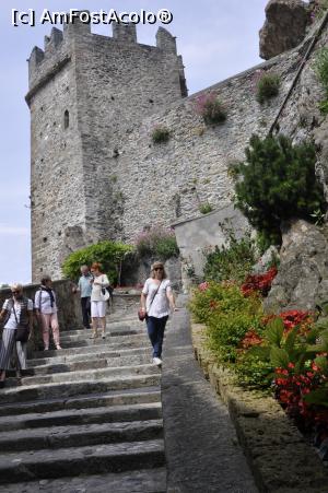 [P07] Sacra di San Michele (Piemont, Italia) - scari, scari si alte scari trebuie urcate pana la manastire.  » foto by Diaura*
 - 
<span class="allrVoted glyphicon glyphicon-heart hidden" id="av1058002"></span>
<a class="m-l-10 hidden" id="sv1058002" onclick="voting_Foto_DelVot(,1058002,5852)" role="button">șterge vot <span class="glyphicon glyphicon-remove"></span></a>
<a id="v91058002" class=" c-red"  onclick="voting_Foto_SetVot(1058002)" role="button"><span class="glyphicon glyphicon-heart-empty"></span> <b>LIKE</b> = Votează poza</a> <img class="hidden"  id="f1058002W9" src="/imagini/loader.gif" border="0" /><span class="AjErrMes hidden" id="e1058002ErM"></span>