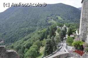 [P08] Sacra di San Michele (Piemont, Italia) - o parte din drumul de acces, vazut de pe ziduri, la nivelul unde este casa de bilete.  » foto by Diaura*
 - 
<span class="allrVoted glyphicon glyphicon-heart hidden" id="av1058003"></span>
<a class="m-l-10 hidden" id="sv1058003" onclick="voting_Foto_DelVot(,1058003,5852)" role="button">șterge vot <span class="glyphicon glyphicon-remove"></span></a>
<a id="v91058003" class=" c-red"  onclick="voting_Foto_SetVot(1058003)" role="button"><span class="glyphicon glyphicon-heart-empty"></span> <b>LIKE</b> = Votează poza</a> <img class="hidden"  id="f1058003W9" src="/imagini/loader.gif" border="0" /><span class="AjErrMes hidden" id="e1058003ErM"></span>