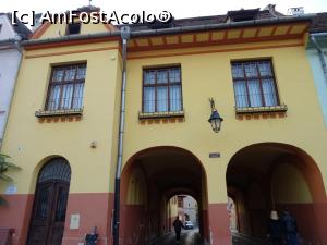 [P18] Sediul Bibliotecii Documentare din Sighișoara.  » foto by tata123 🔱
 - 
<span class="allrVoted glyphicon glyphicon-heart hidden" id="av1030659"></span>
<a class="m-l-10 hidden" id="sv1030659" onclick="voting_Foto_DelVot(,1030659,5855)" role="button">șterge vot <span class="glyphicon glyphicon-remove"></span></a>
<a id="v91030659" class=" c-red"  onclick="voting_Foto_SetVot(1030659)" role="button"><span class="glyphicon glyphicon-heart-empty"></span> <b>LIKE</b> = Votează poza</a> <img class="hidden"  id="f1030659W9" src="/imagini/loader.gif" border="0" /><span class="AjErrMes hidden" id="e1030659ErM"></span>