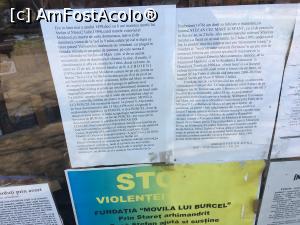 [P04] Text la panoul de afișaj. Teme amestecate, legenda locului și afișe de combatere a violenței în familie. Deci, femei, nu vă mai torturați bărbații, e interzis!!!  » foto by Yersinia Pestis
 - 
<span class="allrVoted glyphicon glyphicon-heart hidden" id="av962528"></span>
<a class="m-l-10 hidden" id="sv962528" onclick="voting_Foto_DelVot(,962528,5873)" role="button">șterge vot <span class="glyphicon glyphicon-remove"></span></a>
<a id="v9962528" class=" c-red"  onclick="voting_Foto_SetVot(962528)" role="button"><span class="glyphicon glyphicon-heart-empty"></span> <b>LIKE</b> = Votează poza</a> <img class="hidden"  id="f962528W9" src="/imagini/loader.gif" border="0" /><span class="AjErrMes hidden" id="e962528ErM"></span>