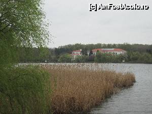 [P21] Lacul Snagov - vedere de pe pasarela pietonala ce leaga Manastirea Snagov de malul lacului.  » foto by Floria
 - 
<span class="allrVoted glyphicon glyphicon-heart hidden" id="av509827"></span>
<a class="m-l-10 hidden" id="sv509827" onclick="voting_Foto_DelVot(,509827,5894)" role="button">șterge vot <span class="glyphicon glyphicon-remove"></span></a>
<a id="v9509827" class=" c-red"  onclick="voting_Foto_SetVot(509827)" role="button"><span class="glyphicon glyphicon-heart-empty"></span> <b>LIKE</b> = Votează poza</a> <img class="hidden"  id="f509827W9" src="/imagini/loader.gif" border="0" /><span class="AjErrMes hidden" id="e509827ErM"></span>