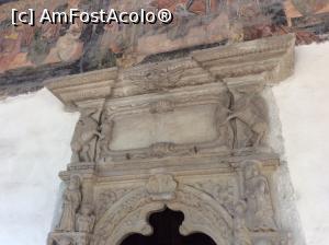 [P08] Biserica Coltea - intrarea unde deasupra elementelor decorative din piatra se mai vad frescele initiale - opera lui Parvu Mutu » foto by mishu
 - 
<span class="allrVoted glyphicon glyphicon-heart hidden" id="av770494"></span>
<a class="m-l-10 hidden" id="sv770494" onclick="voting_Foto_DelVot(,770494,5894)" role="button">șterge vot <span class="glyphicon glyphicon-remove"></span></a>
<a id="v9770494" class=" c-red"  onclick="voting_Foto_SetVot(770494)" role="button"><span class="glyphicon glyphicon-heart-empty"></span> <b>LIKE</b> = Votează poza</a> <img class="hidden"  id="f770494W9" src="/imagini/loader.gif" border="0" /><span class="AjErrMes hidden" id="e770494ErM"></span>