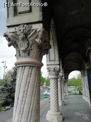 [P02] Pridvorul bisericii, cu colane în stil brâncovenesc, placate cu marmură sculptată în mod diferit » foto by doinafil
 - 
<span class="allrVoted glyphicon glyphicon-heart hidden" id="av1066022"></span>
<a class="m-l-10 hidden" id="sv1066022" onclick="voting_Foto_DelVot(,1066022,5894)" role="button">șterge vot <span class="glyphicon glyphicon-remove"></span></a>
<a id="v91066022" class=" c-red"  onclick="voting_Foto_SetVot(1066022)" role="button"><span class="glyphicon glyphicon-heart-empty"></span> <b>LIKE</b> = Votează poza</a> <img class="hidden"  id="f1066022W9" src="/imagini/loader.gif" border="0" /><span class="AjErrMes hidden" id="e1066022ErM"></span>