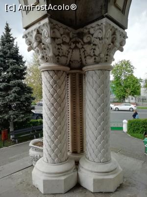 [P05] 5. Coloanele din colțul stâng al pridvorului, „îmbrăcate cu solzi de pește”, modelați în marmură.  » foto by doinafil
 - 
<span class="allrVoted glyphicon glyphicon-heart hidden" id="av1066025"></span>
<a class="m-l-10 hidden" id="sv1066025" onclick="voting_Foto_DelVot(,1066025,5894)" role="button">șterge vot <span class="glyphicon glyphicon-remove"></span></a>
<a id="v91066025" class=" c-red"  onclick="voting_Foto_SetVot(1066025)" role="button"><span class="glyphicon glyphicon-heart-empty"></span> <b>LIKE</b> = Votează poza</a> <img class="hidden"  id="f1066025W9" src="/imagini/loader.gif" border="0" /><span class="AjErrMes hidden" id="e1066025ErM"></span>