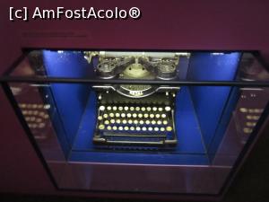 [P26] Cam aşa era maşina mea de scris cu clopoţel la marginea rândului » foto by Michi
 - 
<span class="allrVoted glyphicon glyphicon-heart hidden" id="av849153"></span>
<a class="m-l-10 hidden" id="sv849153" onclick="voting_Foto_DelVot(,849153,5895)" role="button">șterge vot <span class="glyphicon glyphicon-remove"></span></a>
<a id="v9849153" class=" c-red"  onclick="voting_Foto_SetVot(849153)" role="button"><span class="glyphicon glyphicon-heart-empty"></span> <b>LIKE</b> = Votează poza</a> <img class="hidden"  id="f849153W9" src="/imagini/loader.gif" border="0" /><span class="AjErrMes hidden" id="e849153ErM"></span>