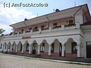 [P30] Clădirea Gării Fluviale Brăila, declarată ”monument istoric”. Această construcție se află spre celălalt capăt al falezei.  » foto by Floryn81
 - 
<span class="allrVoted glyphicon glyphicon-heart hidden" id="av748616"></span>
<a class="m-l-10 hidden" id="sv748616" onclick="voting_Foto_DelVot(,748616,5899)" role="button">șterge vot <span class="glyphicon glyphicon-remove"></span></a>
<a id="v9748616" class=" c-red"  onclick="voting_Foto_SetVot(748616)" role="button"><span class="glyphicon glyphicon-heart-empty"></span> <b>LIKE</b> = Votează poza</a> <img class="hidden"  id="f748616W9" src="/imagini/loader.gif" border="0" /><span class="AjErrMes hidden" id="e748616ErM"></span>