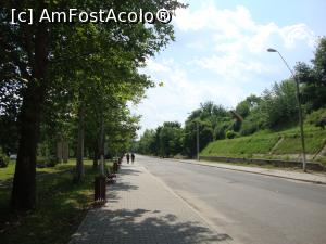 [P35] Alternăm plimbarea pe faleză cu plimbări pe strada Fața Portului din vecinătate.  » foto by Floryn81
 - 
<span class="allrVoted glyphicon glyphicon-heart hidden" id="av748621"></span>
<a class="m-l-10 hidden" id="sv748621" onclick="voting_Foto_DelVot(,748621,5899)" role="button">șterge vot <span class="glyphicon glyphicon-remove"></span></a>
<a id="v9748621" class=" c-red"  onclick="voting_Foto_SetVot(748621)" role="button"><span class="glyphicon glyphicon-heart-empty"></span> <b>LIKE</b> = Votează poza</a> <img class="hidden"  id="f748621W9" src="/imagini/loader.gif" border="0" /><span class="AjErrMes hidden" id="e748621ErM"></span>