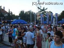 [P11] Braila - festivalul berii Timisoreana - unii sunt atenti la concurs » foto by Diaura*
 - 
<span class="allrVoted glyphicon glyphicon-heart hidden" id="av119148"></span>
<a class="m-l-10 hidden" id="sv119148" onclick="voting_Foto_DelVot(,119148,5899)" role="button">șterge vot <span class="glyphicon glyphicon-remove"></span></a>
<a id="v9119148" class=" c-red"  onclick="voting_Foto_SetVot(119148)" role="button"><span class="glyphicon glyphicon-heart-empty"></span> <b>LIKE</b> = Votează poza</a> <img class="hidden"  id="f119148W9" src="/imagini/loader.gif" border="0" /><span class="AjErrMes hidden" id="e119148ErM"></span>