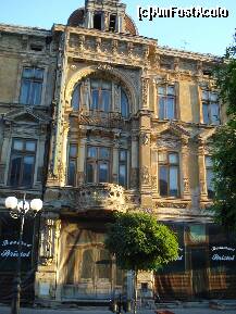 [P12] Braila - vechi si frumos hotel din sec.XIX, ce asteapta sa isi recapete stralucirea de altadata » foto by Diaura*
 - 
<span class="allrVoted glyphicon glyphicon-heart hidden" id="av122084"></span>
<a class="m-l-10 hidden" id="sv122084" onclick="voting_Foto_DelVot(,122084,5899)" role="button">șterge vot <span class="glyphicon glyphicon-remove"></span></a>
<a id="v9122084" class=" c-red"  onclick="voting_Foto_SetVot(122084)" role="button"><span class="glyphicon glyphicon-heart-empty"></span> <b>LIKE</b> = Votează poza</a> <img class="hidden"  id="f122084W9" src="/imagini/loader.gif" border="0" /><span class="AjErrMes hidden" id="e122084ErM"></span>