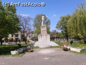 [P31] Statuia 'Marinarul' în parcul de lângă Gara Fluvială.  » foto by Mitica49
 - 
<span class="allrVoted glyphicon glyphicon-heart hidden" id="av853220"></span>
<a class="m-l-10 hidden" id="sv853220" onclick="voting_Foto_DelVot(,853220,5899)" role="button">șterge vot <span class="glyphicon glyphicon-remove"></span></a>
<a id="v9853220" class=" c-red"  onclick="voting_Foto_SetVot(853220)" role="button"><span class="glyphicon glyphicon-heart-empty"></span> <b>LIKE</b> = Votează poza</a> <img class="hidden"  id="f853220W9" src="/imagini/loader.gif" border="0" /><span class="AjErrMes hidden" id="e853220ErM"></span>