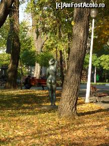 [P19] Gradina Publica din Braila - deja a treia statuie reprezentand un nud, e cineva care are o slabiciune pentru gen... » foto by valimi
 - 
<span class="allrVoted glyphicon glyphicon-heart hidden" id="av159629"></span>
<a class="m-l-10 hidden" id="sv159629" onclick="voting_Foto_DelVot(,159629,5899)" role="button">șterge vot <span class="glyphicon glyphicon-remove"></span></a>
<a id="v9159629" class=" c-red"  onclick="voting_Foto_SetVot(159629)" role="button"><span class="glyphicon glyphicon-heart-empty"></span> <b>LIKE</b> = Votează poza</a> <img class="hidden"  id="f159629W9" src="/imagini/loader.gif" border="0" /><span class="AjErrMes hidden" id="e159629ErM"></span>