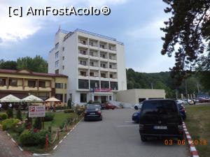 [P07] Același complex hotelier » foto by Yersinia Pestis
 - 
<span class="allrVoted glyphicon glyphicon-heart hidden" id="av972866"></span>
<a class="m-l-10 hidden" id="sv972866" onclick="voting_Foto_DelVot(,972866,5979)" role="button">șterge vot <span class="glyphicon glyphicon-remove"></span></a>
<a id="v9972866" class=" c-red"  onclick="voting_Foto_SetVot(972866)" role="button"><span class="glyphicon glyphicon-heart-empty"></span> <b>LIKE</b> = Votează poza</a> <img class="hidden"  id="f972866W9" src="/imagini/loader.gif" border="0" /><span class="AjErrMes hidden" id="e972866ErM"></span>