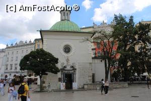 [P61] Kraków, Rynek Główny, Kościół Św. Wojciecha - Biserica Sf. Adalbert și tot aici se coboară la  Rynek Podziemny - Piața Subterană care este muzeu » foto by mprofeanu
 - 
<span class="allrVoted glyphicon glyphicon-heart hidden" id="av1337689"></span>
<a class="m-l-10 hidden" id="sv1337689" onclick="voting_Foto_DelVot(,1337689,5995)" role="button">șterge vot <span class="glyphicon glyphicon-remove"></span></a>
<a id="v91337689" class=" c-red"  onclick="voting_Foto_SetVot(1337689)" role="button"><span class="glyphicon glyphicon-heart-empty"></span> <b>LIKE</b> = Votează poza</a> <img class="hidden"  id="f1337689W9" src="/imagini/loader.gif" border="0" /><span class="AjErrMes hidden" id="e1337689ErM"></span>