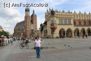[P72] Kraków, Rynek Główny cu trăsurile ei, superbă zonă.... » foto by mprofeanu
 - 
<span class="allrVoted glyphicon glyphicon-heart hidden" id="av1337700"></span>
<a class="m-l-10 hidden" id="sv1337700" onclick="voting_Foto_DelVot(,1337700,5995)" role="button">șterge vot <span class="glyphicon glyphicon-remove"></span></a>
<a id="v91337700" class=" c-red"  onclick="voting_Foto_SetVot(1337700)" role="button"><span class="glyphicon glyphicon-heart-empty"></span> <b>LIKE</b> = Votează poza</a> <img class="hidden"  id="f1337700W9" src="/imagini/loader.gif" border="0" /><span class="AjErrMes hidden" id="e1337700ErM"></span>