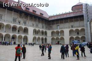 [P04] Kraków, Castelul Regal Wawel, Curtea Interioară, ploaia încetase... » foto by mprofeanu
 - 
<span class="allrVoted glyphicon glyphicon-heart hidden" id="av1338914"></span>
<a class="m-l-10 hidden" id="sv1338914" onclick="voting_Foto_DelVot(,1338914,5995)" role="button">șterge vot <span class="glyphicon glyphicon-remove"></span></a>
<a id="v91338914" class=" c-red"  onclick="voting_Foto_SetVot(1338914)" role="button"><span class="glyphicon glyphicon-heart-empty"></span> <b>LIKE</b> = Votează poza</a> <img class="hidden"  id="f1338914W9" src="/imagini/loader.gif" border="0" /><span class="AjErrMes hidden" id="e1338914ErM"></span>