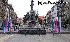 [P20] Piaţa Jan Matejko şi Monumentul bătăliei de la Grunwald din Cracovia, Polonia.  » foto by traian.leuca †
 - 
<span class="allrVoted glyphicon glyphicon-heart hidden" id="av488453"></span>
<a class="m-l-10 hidden" id="sv488453" onclick="voting_Foto_DelVot(,488453,5995)" role="button">șterge vot <span class="glyphicon glyphicon-remove"></span></a>
<a id="v9488453" class=" c-red"  onclick="voting_Foto_SetVot(488453)" role="button"><span class="glyphicon glyphicon-heart-empty"></span> <b>LIKE</b> = Votează poza</a> <img class="hidden"  id="f488453W9" src="/imagini/loader.gif" border="0" /><span class="AjErrMes hidden" id="e488453ErM"></span>