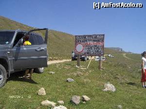 [P13] Locul unde se lasă maşina şi se continuă pe jos aproximativ 7 km până la Babele » foto by sorindezmi
 - 
<span class="allrVoted glyphicon glyphicon-heart hidden" id="av337558"></span>
<a class="m-l-10 hidden" id="sv337558" onclick="voting_Foto_DelVot(,337558,6043)" role="button">șterge vot <span class="glyphicon glyphicon-remove"></span></a>
<a id="v9337558" class=" c-red"  onclick="voting_Foto_SetVot(337558)" role="button"><span class="glyphicon glyphicon-heart-empty"></span> <b>LIKE</b> = Votează poza</a> <img class="hidden"  id="f337558W9" src="/imagini/loader.gif" border="0" /><span class="AjErrMes hidden" id="e337558ErM"></span>