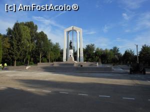 [P14] Slobozia - Monumentul Eroilor jertfiți în luptele din 1916-1917.  » foto by iulianic
 - 
<span class="allrVoted glyphicon glyphicon-heart hidden" id="av980172"></span>
<a class="m-l-10 hidden" id="sv980172" onclick="voting_Foto_DelVot(,980172,6062)" role="button">șterge vot <span class="glyphicon glyphicon-remove"></span></a>
<a id="v9980172" class=" c-red"  onclick="voting_Foto_SetVot(980172)" role="button"><span class="glyphicon glyphicon-heart-empty"></span> <b>LIKE</b> = Votează poza</a> <img class="hidden"  id="f980172W9" src="/imagini/loader.gif" border="0" /><span class="AjErrMes hidden" id="e980172ErM"></span>