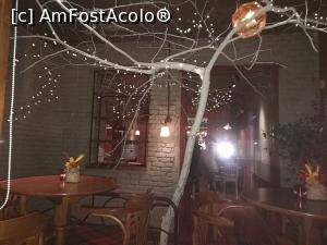 [P19] Antecamera de așteptare la Restaurant Livada » foto by crismis
 - 
<span class="allrVoted glyphicon glyphicon-heart hidden" id="av814327"></span>
<a class="m-l-10 hidden" id="sv814327" onclick="voting_Foto_DelVot(,814327,6063)" role="button">șterge vot <span class="glyphicon glyphicon-remove"></span></a>
<a id="v9814327" class=" c-red"  onclick="voting_Foto_SetVot(814327)" role="button"><span class="glyphicon glyphicon-heart-empty"></span> <b>LIKE</b> = Votează poza</a> <img class="hidden"  id="f814327W9" src="/imagini/loader.gif" border="0" /><span class="AjErrMes hidden" id="e814327ErM"></span>