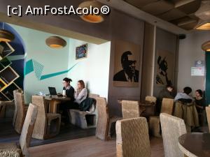 [P31] L'Atelier Cafe, mobilierul este din carton presat » foto by crismis
 - 
<span class="allrVoted glyphicon glyphicon-heart hidden" id="av814339"></span>
<a class="m-l-10 hidden" id="sv814339" onclick="voting_Foto_DelVot(,814339,6063)" role="button">șterge vot <span class="glyphicon glyphicon-remove"></span></a>
<a id="v9814339" class=" c-red"  onclick="voting_Foto_SetVot(814339)" role="button"><span class="glyphicon glyphicon-heart-empty"></span> <b>LIKE</b> = Votează poza</a> <img class="hidden"  id="f814339W9" src="/imagini/loader.gif" border="0" /><span class="AjErrMes hidden" id="e814339ErM"></span>