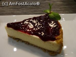 [P15] Cheesecake original cu fructe de pădure - Restaurant Marty Eatery, Cluj.  » foto by tata123 🔱
 - 
<span class="allrVoted glyphicon glyphicon-heart hidden" id="av1032992"></span>
<a class="m-l-10 hidden" id="sv1032992" onclick="voting_Foto_DelVot(,1032992,6063)" role="button">șterge vot <span class="glyphicon glyphicon-remove"></span></a>
<a id="v91032992" class=" c-red"  onclick="voting_Foto_SetVot(1032992)" role="button"><span class="glyphicon glyphicon-heart-empty"></span> <b>LIKE</b> = Votează poza</a> <img class="hidden"  id="f1032992W9" src="/imagini/loader.gif" border="0" /><span class="AjErrMes hidden" id="e1032992ErM"></span>