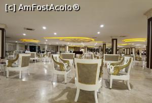 [P10] Holul din fața restaurantului » foto by sebyup
 - 
<span class="allrVoted glyphicon glyphicon-heart hidden" id="av1322608"></span>
<a class="m-l-10 hidden" id="sv1322608" onclick="voting_Foto_DelVot(,1322608,6106)" role="button">șterge vot <span class="glyphicon glyphicon-remove"></span></a>
<a id="v91322608" class=" c-red"  onclick="voting_Foto_SetVot(1322608)" role="button"><span class="glyphicon glyphicon-heart-empty"></span> <b>LIKE</b> = Votează poza</a> <img class="hidden"  id="f1322608W9" src="/imagini/loader.gif" border="0" /><span class="AjErrMes hidden" id="e1322608ErM"></span>