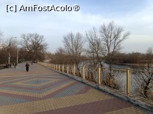 [P33] Tiraspol, Faleza Nistrului, Alee pavată cu dale colorate, puțină lume, locuri mari, generoase.... » foto by mprofeanu
 - 
<span class="allrVoted glyphicon glyphicon-heart hidden" id="av1492672"></span>
<a class="m-l-10 hidden" id="sv1492672" onclick="voting_Foto_DelVot(,1492672,6113)" role="button">șterge vot <span class="glyphicon glyphicon-remove"></span></a>
<a id="v91492672" class=" c-red"  onclick="voting_Foto_SetVot(1492672)" role="button"><span class="glyphicon glyphicon-heart-empty"></span> <b>LIKE</b> = Votează poza</a> <img class="hidden"  id="f1492672W9" src="/imagini/loader.gif" border="0" /><span class="AjErrMes hidden" id="e1492672ErM"></span>