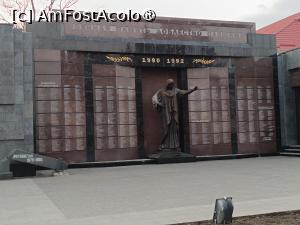 [P49] Tiraspol, Memorialul Gloriei Militare, Monumentul Conflictului Armat din Transnistria (1990–1992), Statuia „Mama Îndurerată” » foto by mprofeanu
 - 
<span class="allrVoted glyphicon glyphicon-heart hidden" id="av1492688"></span>
<a class="m-l-10 hidden" id="sv1492688" onclick="voting_Foto_DelVot(,1492688,6113)" role="button">șterge vot <span class="glyphicon glyphicon-remove"></span></a>
<a id="v91492688" class=" c-red"  onclick="voting_Foto_SetVot(1492688)" role="button"><span class="glyphicon glyphicon-heart-empty"></span> <b>LIKE</b> = Votează poza</a> <img class="hidden"  id="f1492688W9" src="/imagini/loader.gif" border="0" /><span class="AjErrMes hidden" id="e1492688ErM"></span>
