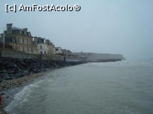 [P03] Faleza inalta, marginita de vile cochete din Arromanches » foto by mecut
 - 
<span class="allrVoted glyphicon glyphicon-heart hidden" id="av713395"></span>
<a class="m-l-10 hidden" id="sv713395" onclick="voting_Foto_DelVot(,713395,6118)" role="button">șterge vot <span class="glyphicon glyphicon-remove"></span></a>
<a id="v9713395" class=" c-red"  onclick="voting_Foto_SetVot(713395)" role="button"><span class="glyphicon glyphicon-heart-empty"></span> <b>LIKE</b> = Votează poza</a> <img class="hidden"  id="f713395W9" src="/imagini/loader.gif" border="0" /><span class="AjErrMes hidden" id="e713395ErM"></span>