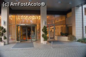[P10] Clermont Hotel - intrarea principală în hotel » foto by Dragoș_MD
 - 
<span class="allrVoted glyphicon glyphicon-heart hidden" id="av813225"></span>
<a class="m-l-10 hidden" id="sv813225" onclick="voting_Foto_DelVot(,813225,6148)" role="button">șterge vot <span class="glyphicon glyphicon-remove"></span></a>
<a id="v9813225" class=" c-red"  onclick="voting_Foto_SetVot(813225)" role="button"><span class="glyphicon glyphicon-heart-empty"></span> <b>LIKE</b> = Votează poza</a> <img class="hidden"  id="f813225W9" src="/imagini/loader.gif" border="0" /><span class="AjErrMes hidden" id="e813225ErM"></span>
