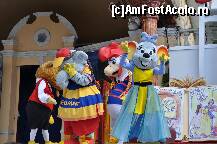 [P33] Spectacolul cu mascote » foto by redmari108
 - 
<span class="allrVoted glyphicon glyphicon-heart hidden" id="av292090"></span>
<a class="m-l-10 hidden" id="sv292090" onclick="voting_Foto_DelVot(,292090,6189)" role="button">șterge vot <span class="glyphicon glyphicon-remove"></span></a>
<a id="v9292090" class=" c-red"  onclick="voting_Foto_SetVot(292090)" role="button"><span class="glyphicon glyphicon-heart-empty"></span> <b>LIKE</b> = Votează poza</a> <img class="hidden"  id="f292090W9" src="/imagini/loader.gif" border="0" /><span class="AjErrMes hidden" id="e292090ErM"></span>